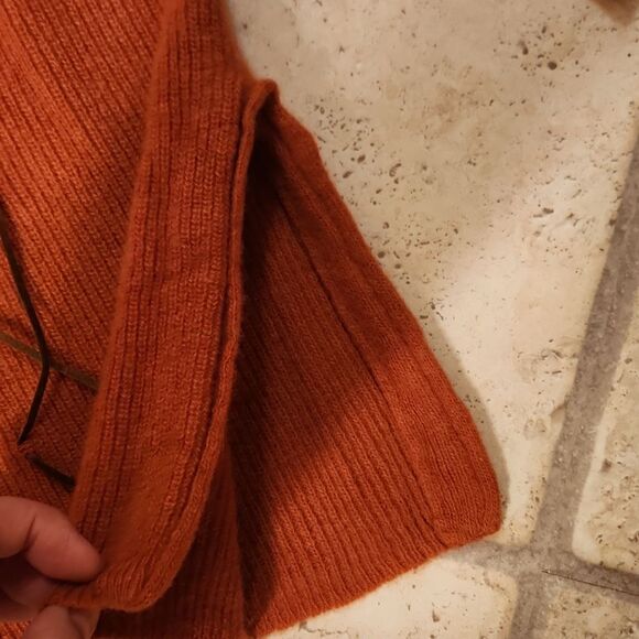 Finisterre Patagonia Women's Rust Orange Sweater w/ Brown Tie Details Size XL - Picture 6 of 8